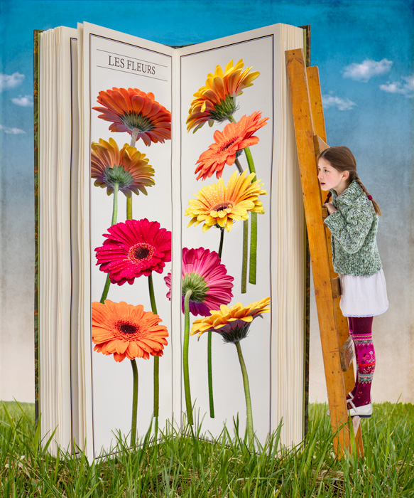 Photomontage d'une fillette grimpée dans une échelle qui regarde des fleurs géantes dans un livre