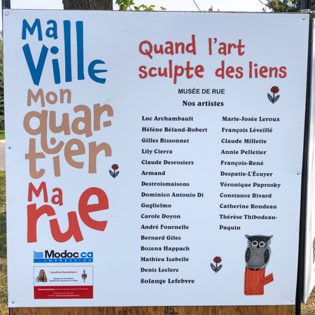 ma-ville-mon-quartier-ma-rue-2025 Affiche sur lequel on peut lire : « Ma ville Mon quartier Ma rue, Quand l'art sculpte des liens » avec une liste de noms d'artistes participants.